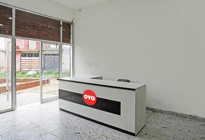 בית מלון כפרי Oyo Flagship Sparrow House Residency