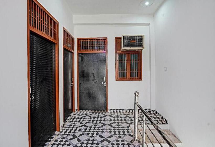 בית מלון כפרי Oyo Flagship Sparrow House Residency