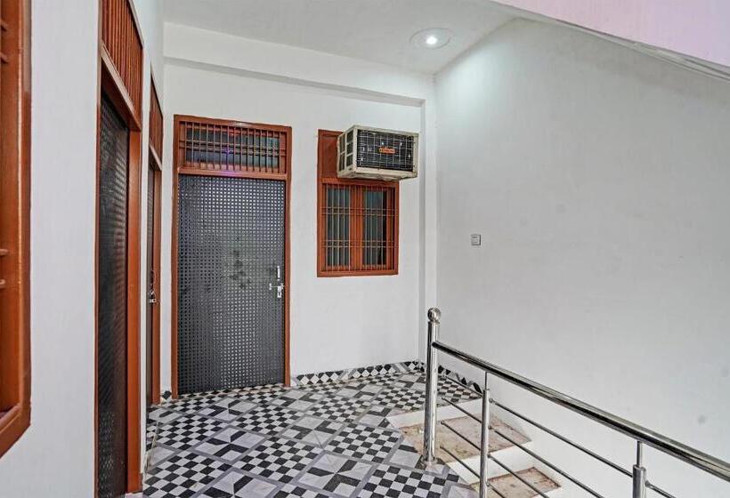 בית מלון כפרי Oyo Flagship Sparrow House Residency