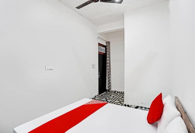 בית מלון כפרי Oyo Flagship Sparrow House Residency