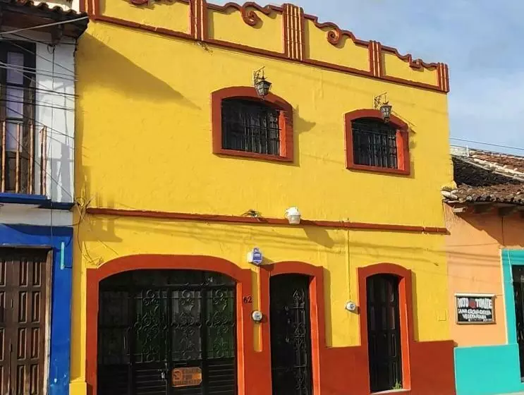 La Embajada Hostel San Cristobal