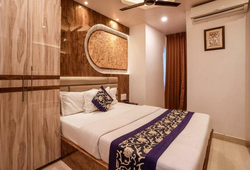 هتل Ananya Residency