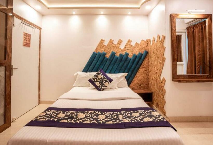 هتل Ananya Residency