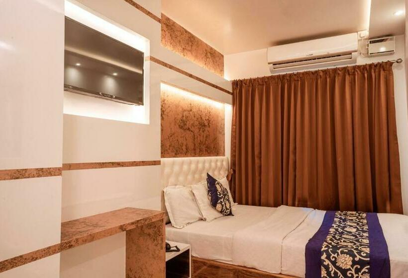 هتل Ananya Residency