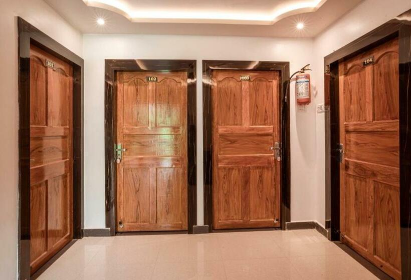 هتل Ananya Residency