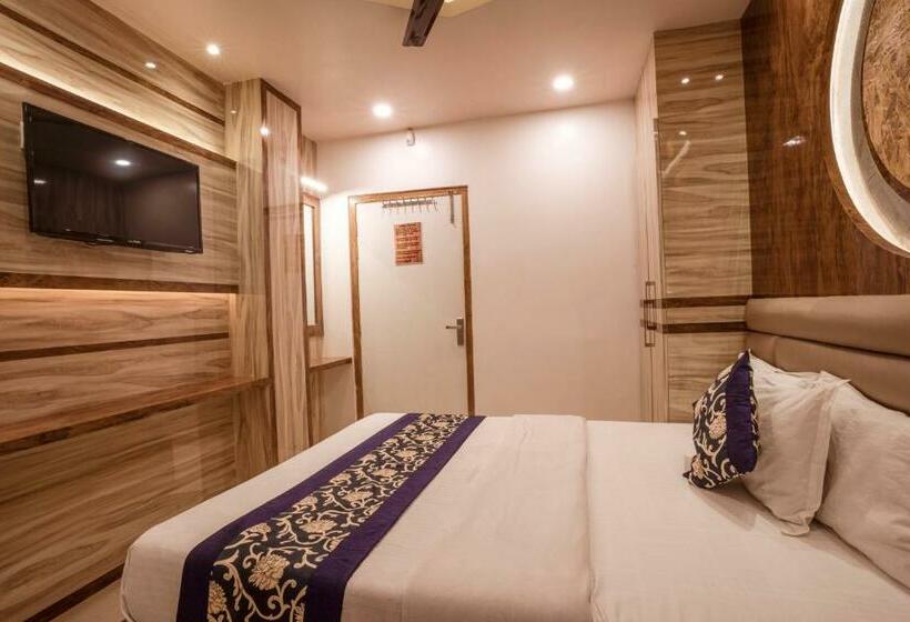 هتل Ananya Residency