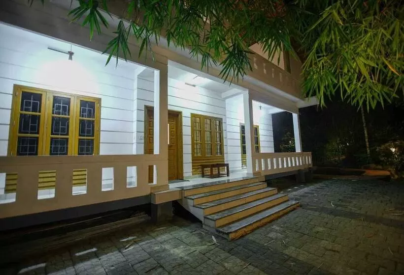 Hotelli B Camp Resorts & Homestays