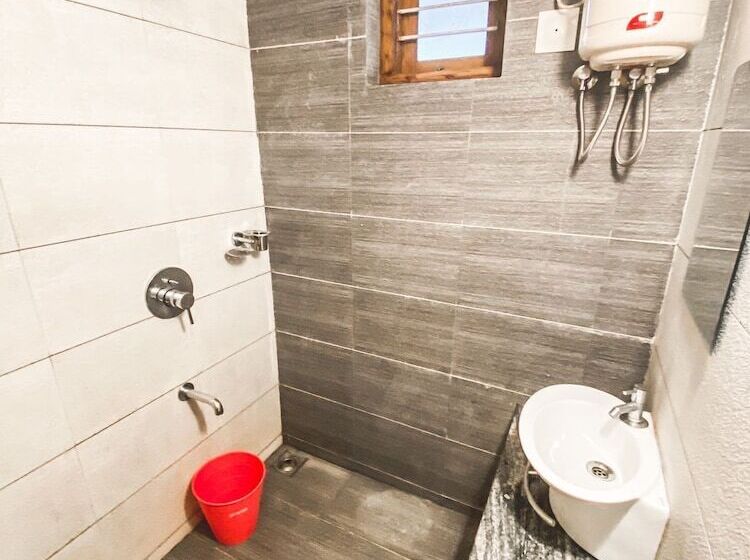 Hotelli B Camp Resorts & Homestays