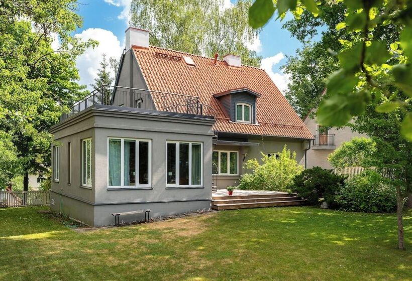 پانسیون Gustav Ernesaks  Kadriorg