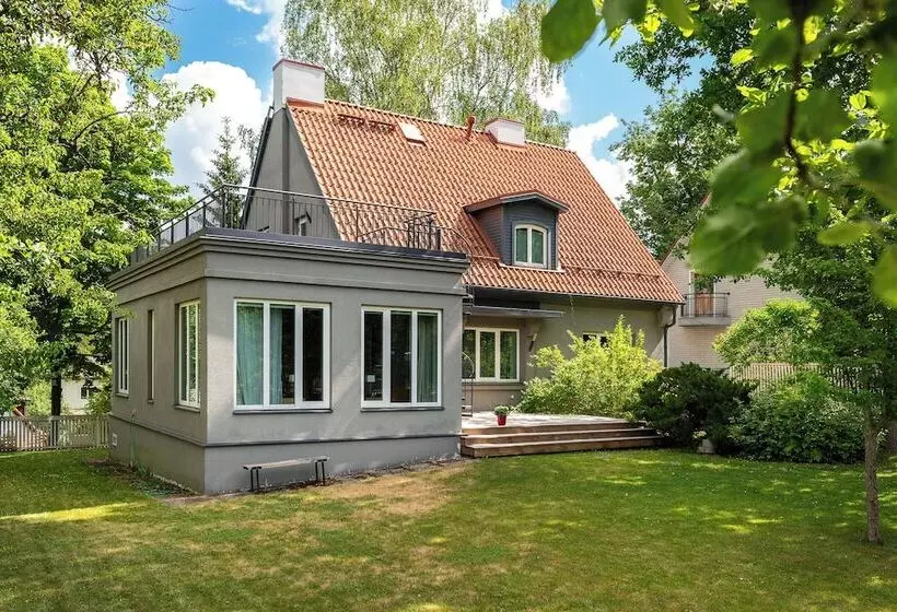 پانسیون Gustav Ernesaks  Kadriorg