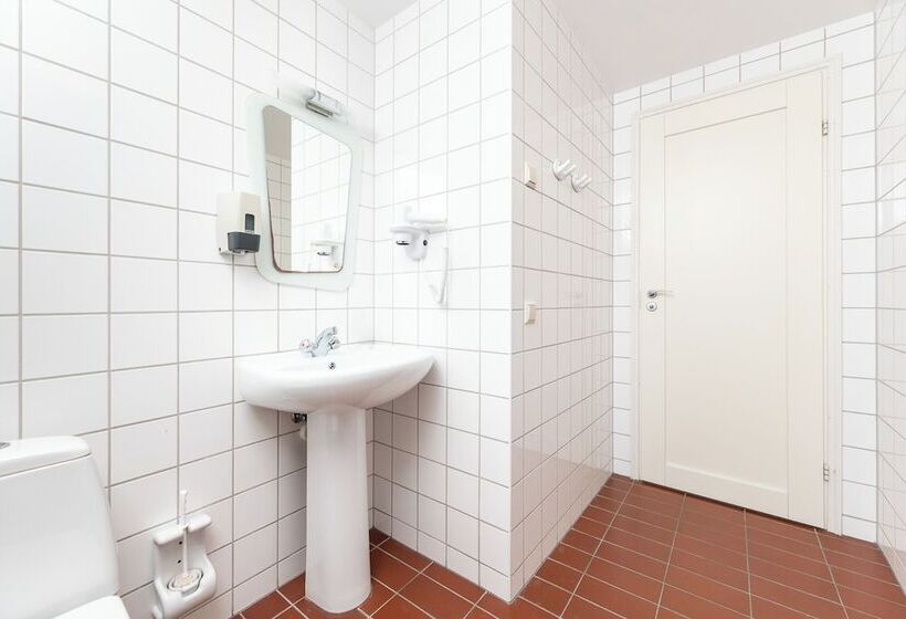 پانسیون Gustav Ernesaks  Kadriorg