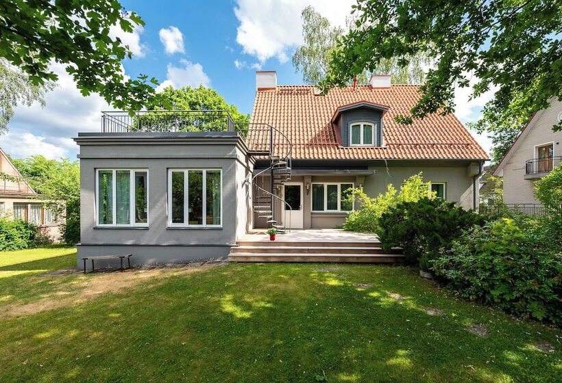 پانسیون Gustav Ernesaks  Kadriorg