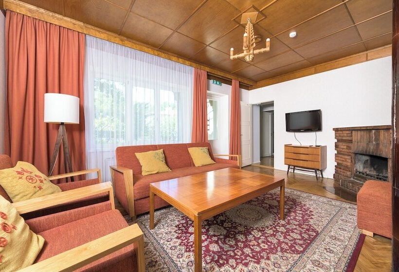 پانسیون Gustav Ernesaks  Kadriorg