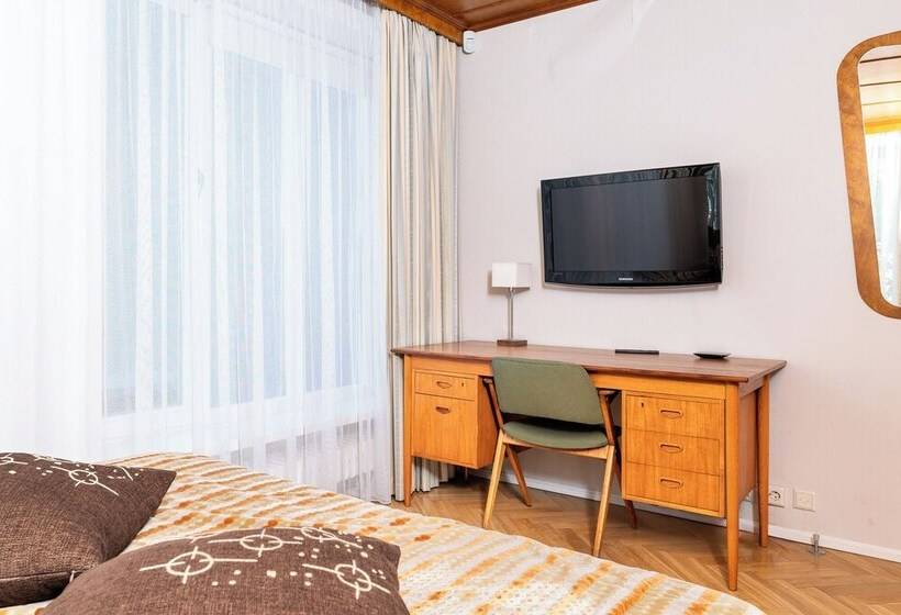 پانسیون Gustav Ernesaks  Kadriorg