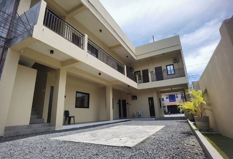 Hotelli Y S Rezidenzia Suites