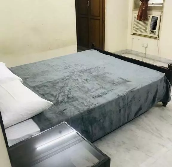ペンション Comfortable Guest House Stay In Jubilee Hills