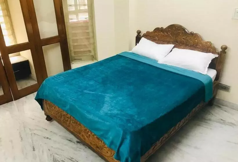 ペンション Comfortable Guest House Stay In Jubilee Hills