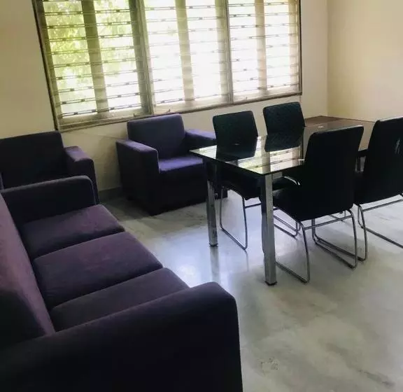 ペンション Comfortable Guest House Stay In Jubilee Hills