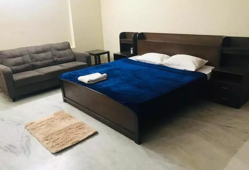 ペンション Comfortable Guest House Stay In Jubilee Hills