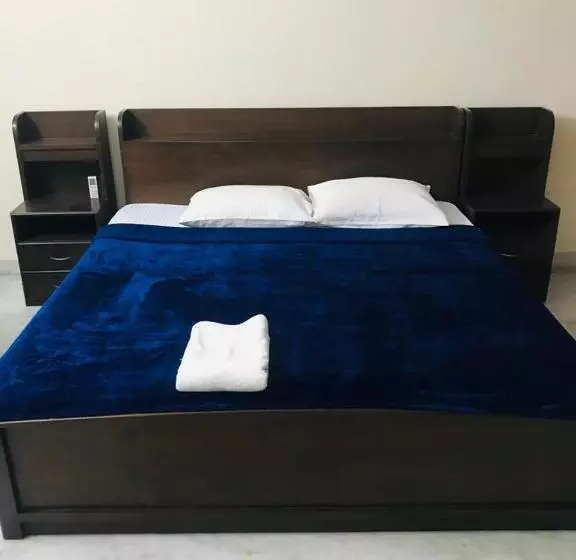 ペンション Comfortable Guest House Stay In Jubilee Hills