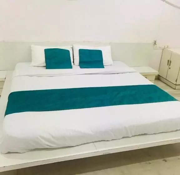 ペンション Comfortable Guest House Stay In Jubilee Hills