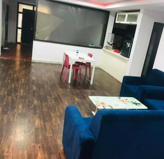 ペンション Comfortable Guest House Stay In Jubilee Hills