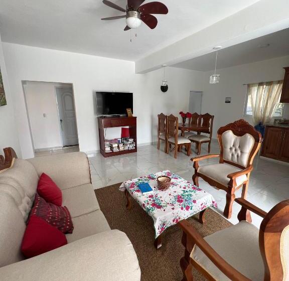 پانسیون Encantadora Villa Blue Completa