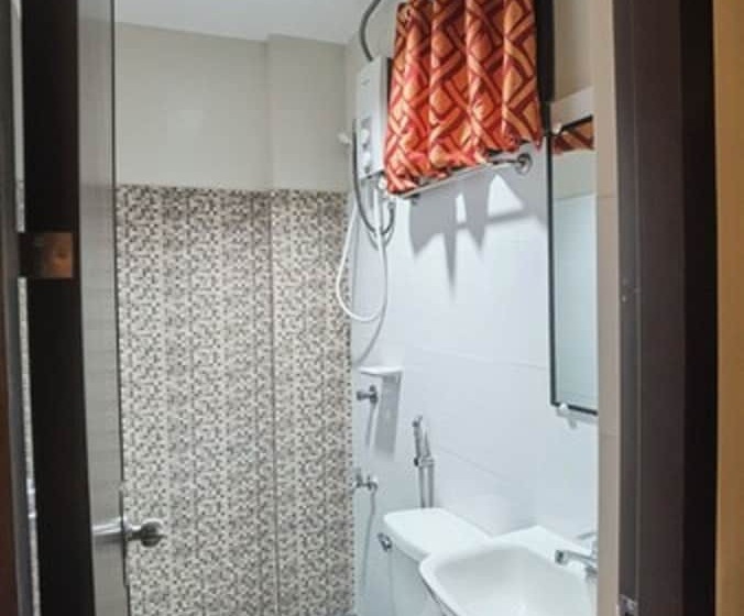 هتل Delta Star Manor