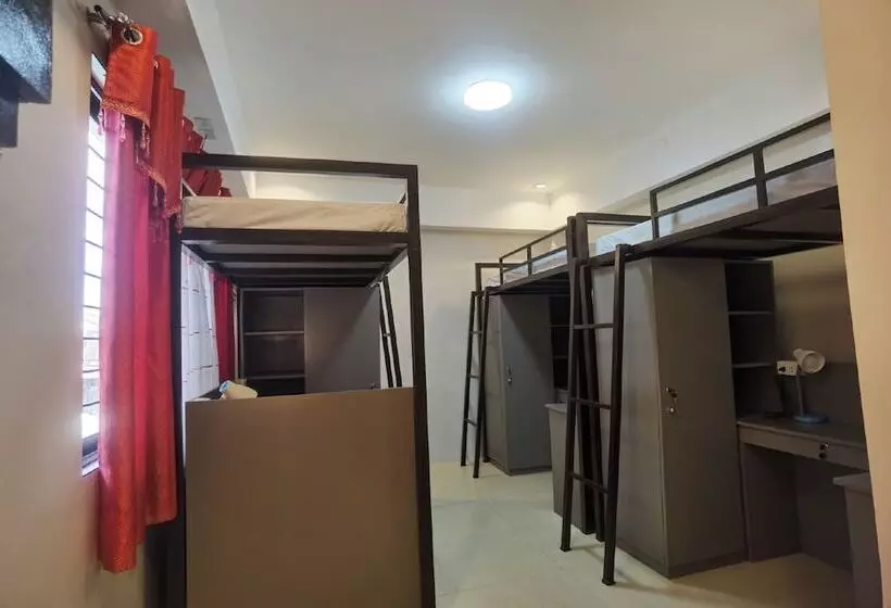 Hotelli Delta Star Manor