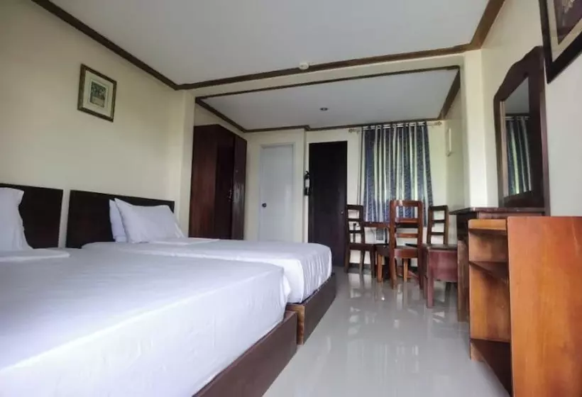 Hotelli Delta Star Manor