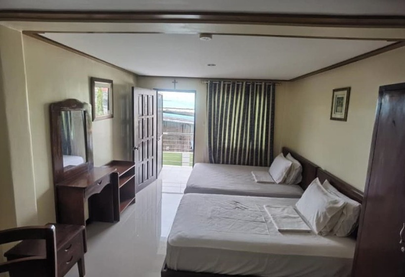 هتل Delta Star Manor