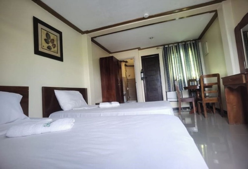 هتل Delta Star Manor