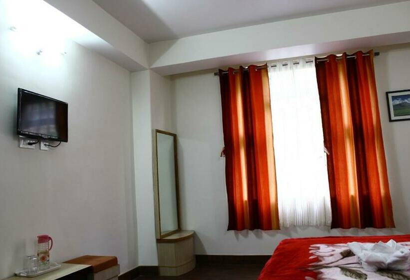 Dhe Kyi Khang By Magwave Hotels 100 Mts From Mg Marg