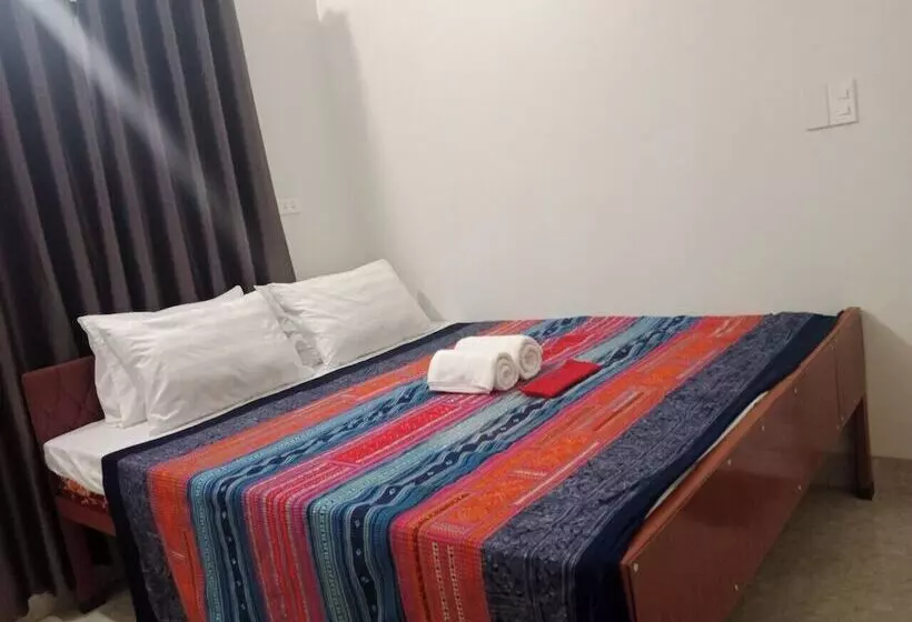 هتل Ha Giang Yolo House And Loop Tours