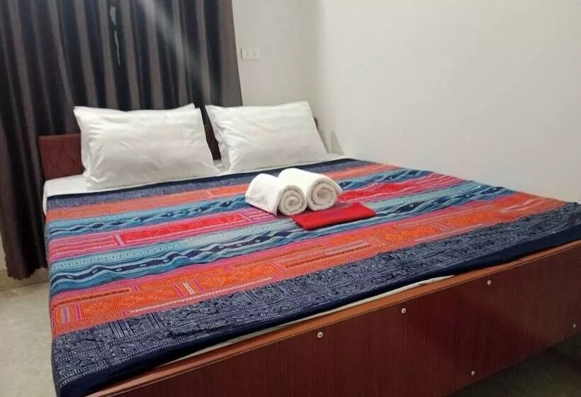هتل Ha Giang Yolo House And Loop Tours