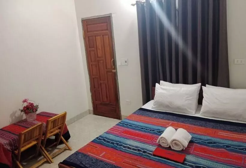 هتل Ha Giang Yolo House And Loop Tours