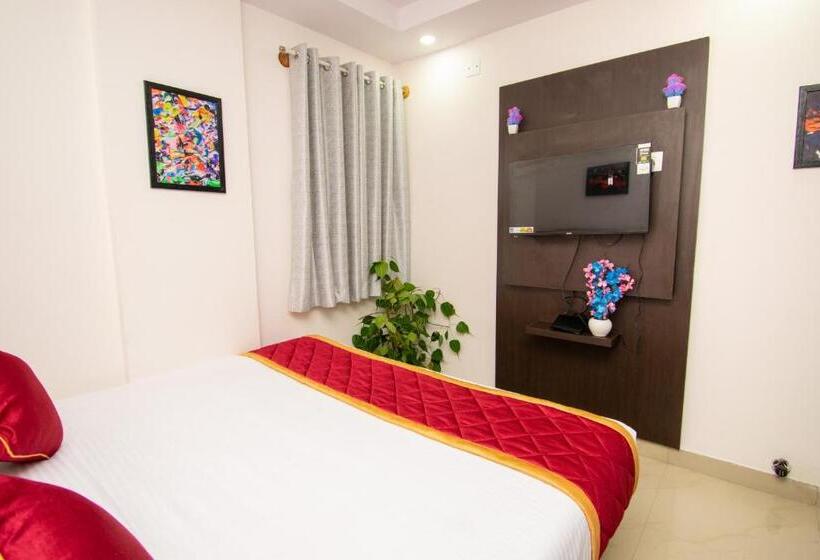 Octave Hotel Jm Residency