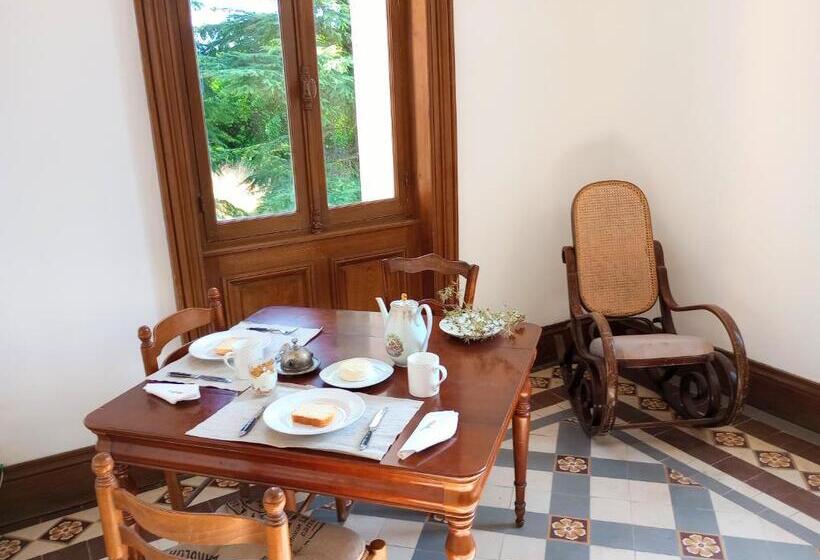 Пансион Hennessy Hunting Estate