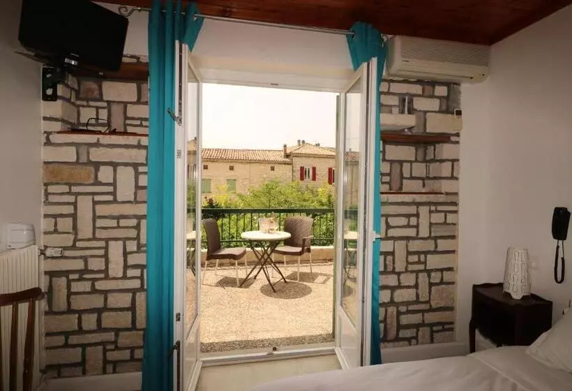 ホテル Hôtel De L Aven