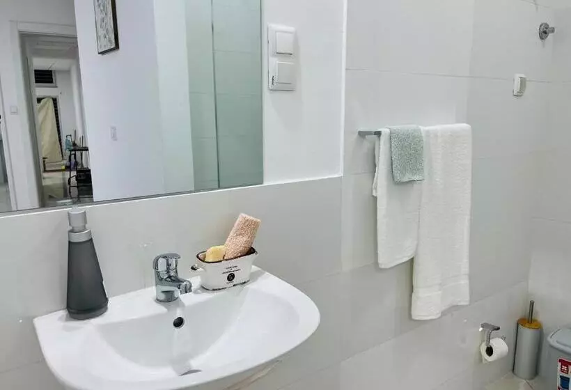 پانسیون City Center Luxurious Suites & Rooms