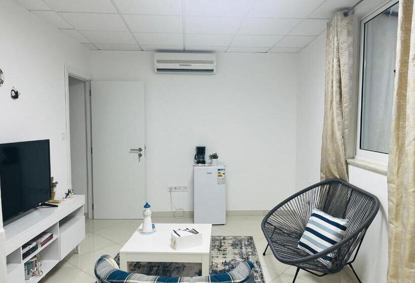 پانسیون City Center Luxurious Suites & Rooms