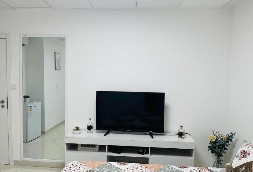 پانسیون City Center Luxurious Suites & Rooms