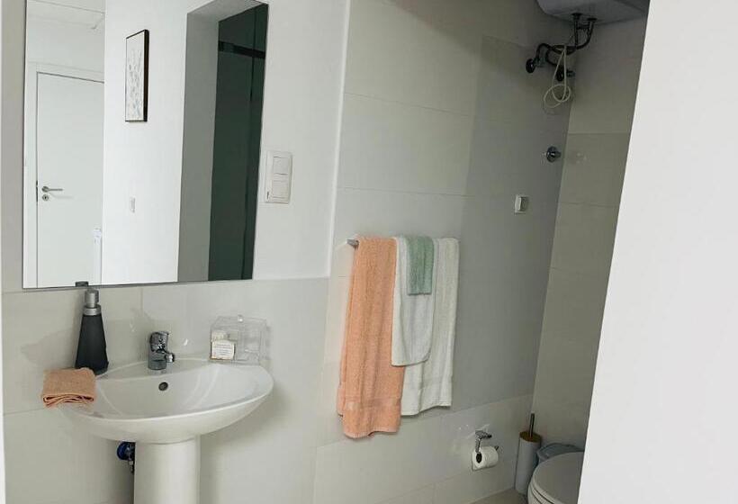 پانسیون City Center Luxurious Suites & Rooms