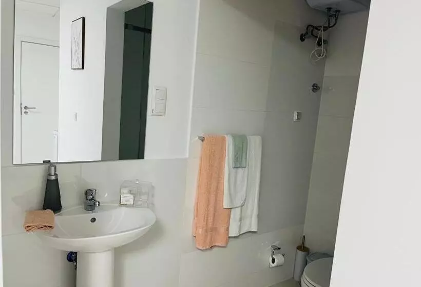 پانسیون City Center Luxurious Suites & Rooms