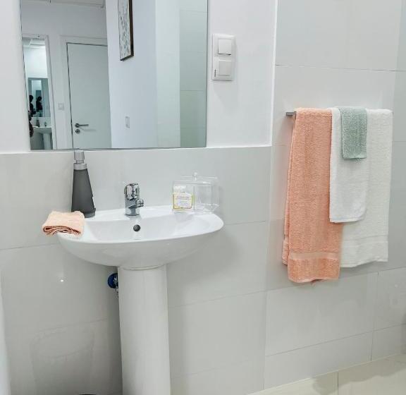 پانسیون City Center Luxurious Suites & Rooms