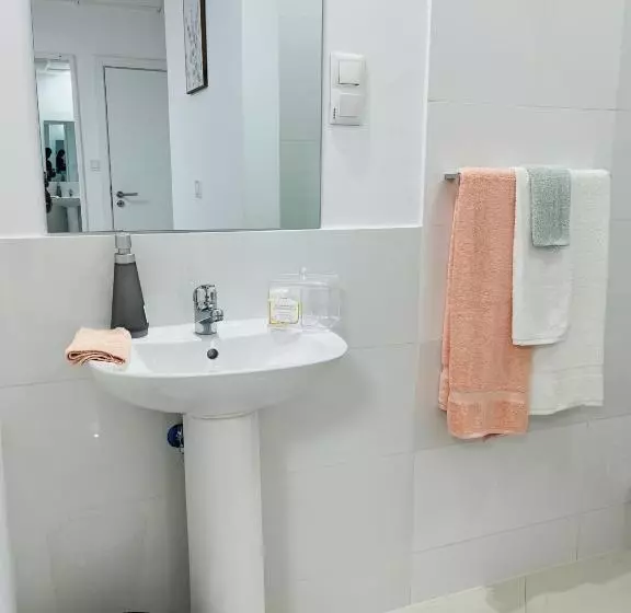 پانسیون City Center Luxurious Suites & Rooms