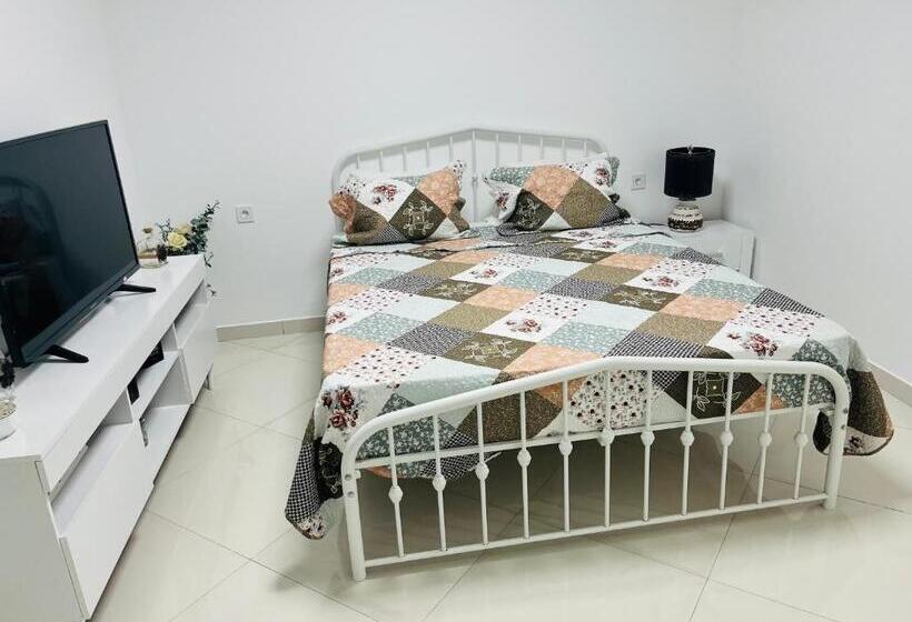 پانسیون City Center Luxurious Suites & Rooms