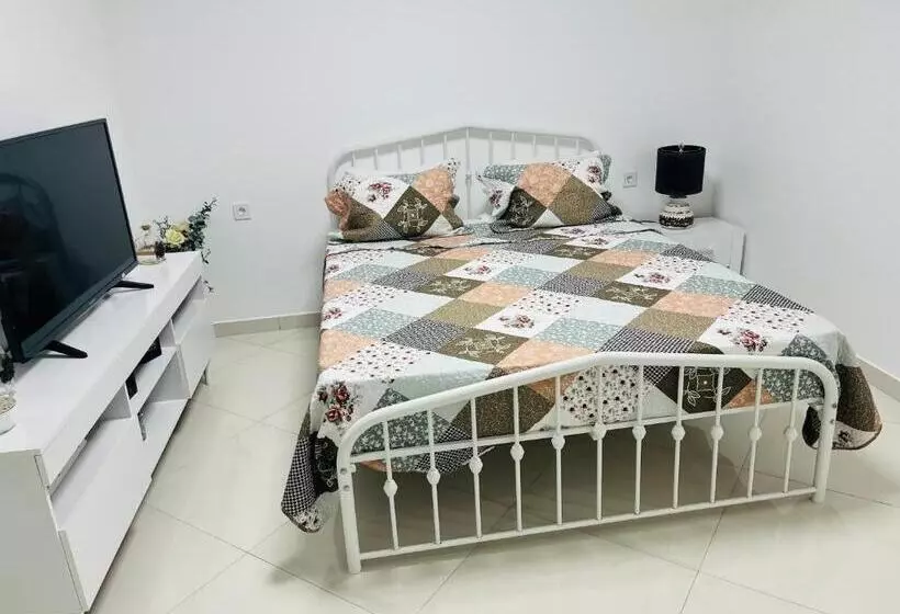 پانسیون City Center Luxurious Suites & Rooms