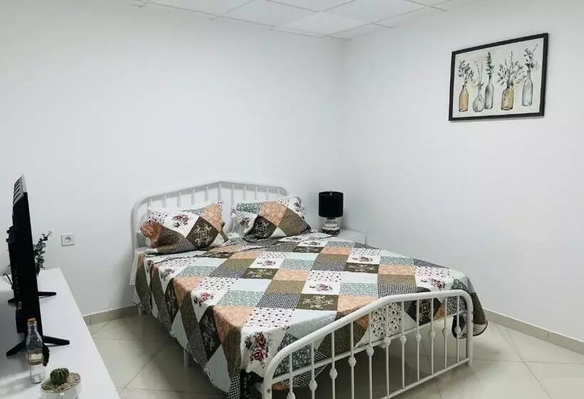 پانسیون City Center Luxurious Suites & Rooms