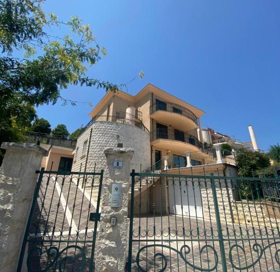 پانسیون Estate Torre Guelfa